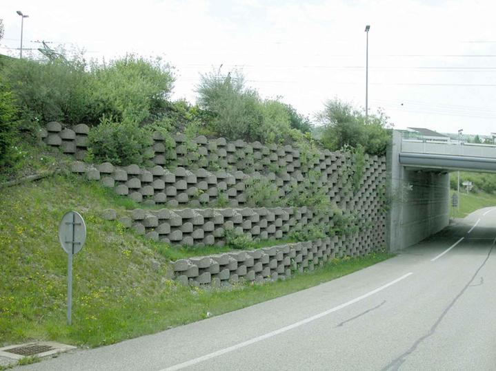 Murs de soutènement végétalisés À l'international