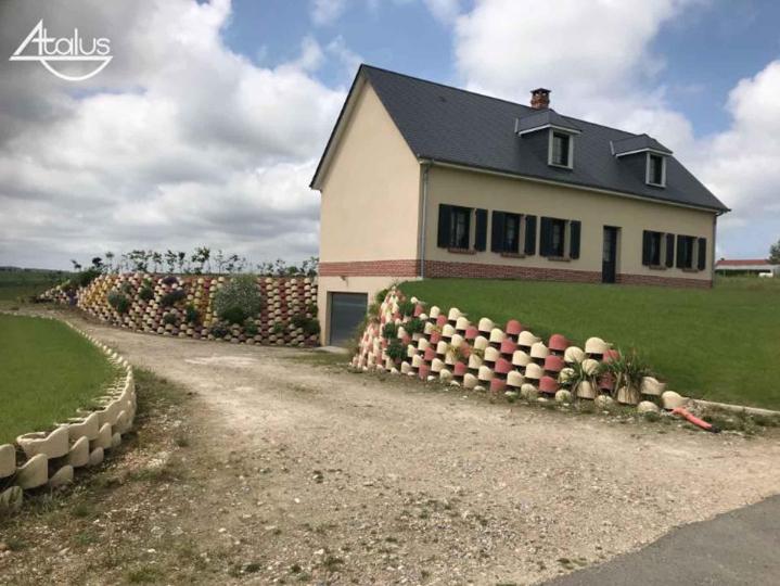 Travaux de Construction de murs de soutènement À l'international