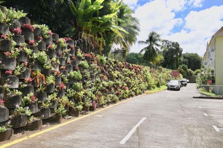 Travaux de Atalus double pour murs anti-bruit À l'international
