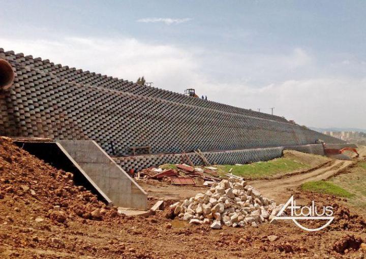 Green retaining walls internationally