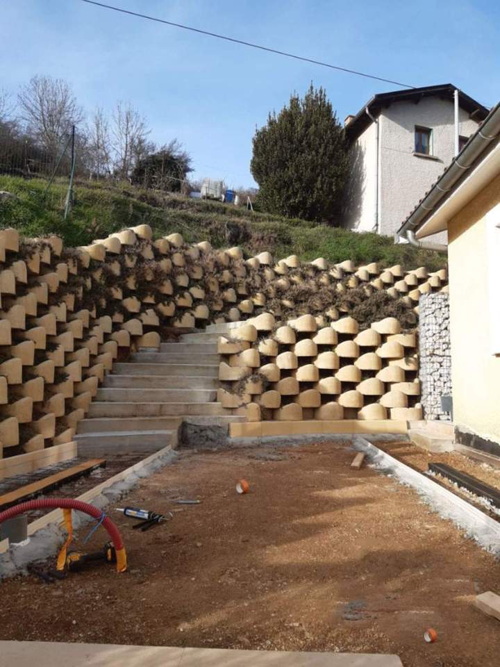 Landscaped wall work internationally